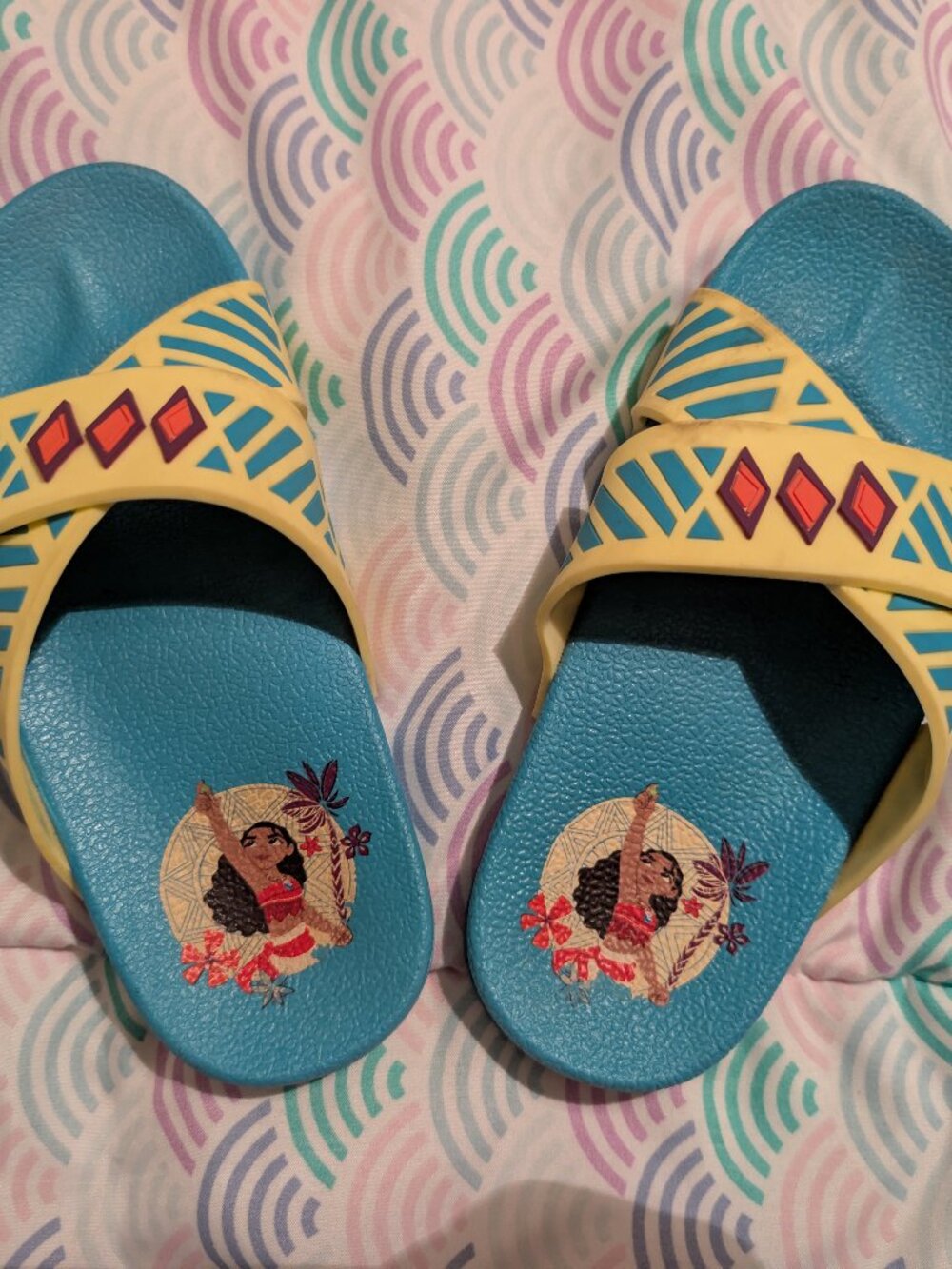 Disney Moana slides kids size 12